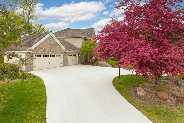 11421 Bluestem LN, Eden Prairie, MN 55347