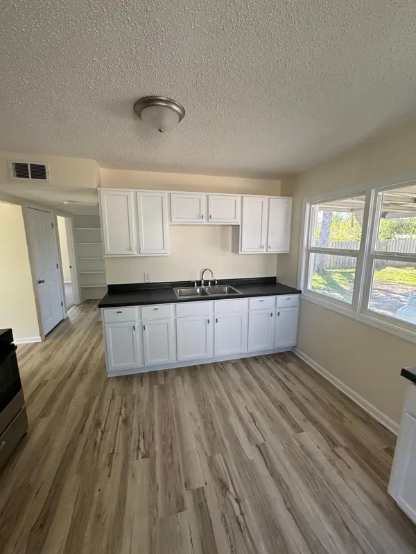 1173 Macarthur ST, West Saint Paul, MN 55118