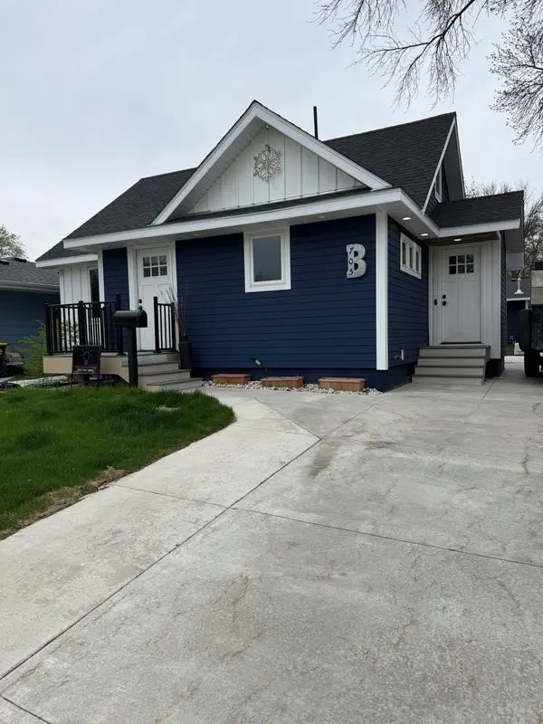 705 Main ST E, New Prague, MN 56071