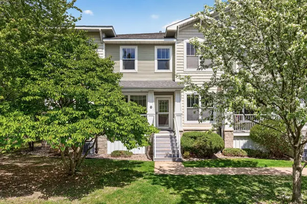 1240 County Road D E #10, Maplewood, MN 55109