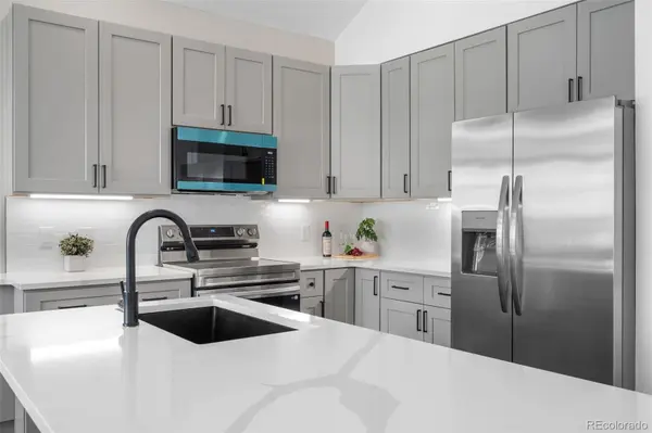 2215 S Kenton ST, Aurora, CO 80014