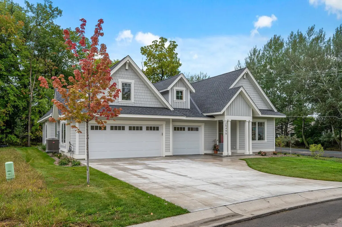 25465 Park LN, Excelsior, MN 55331