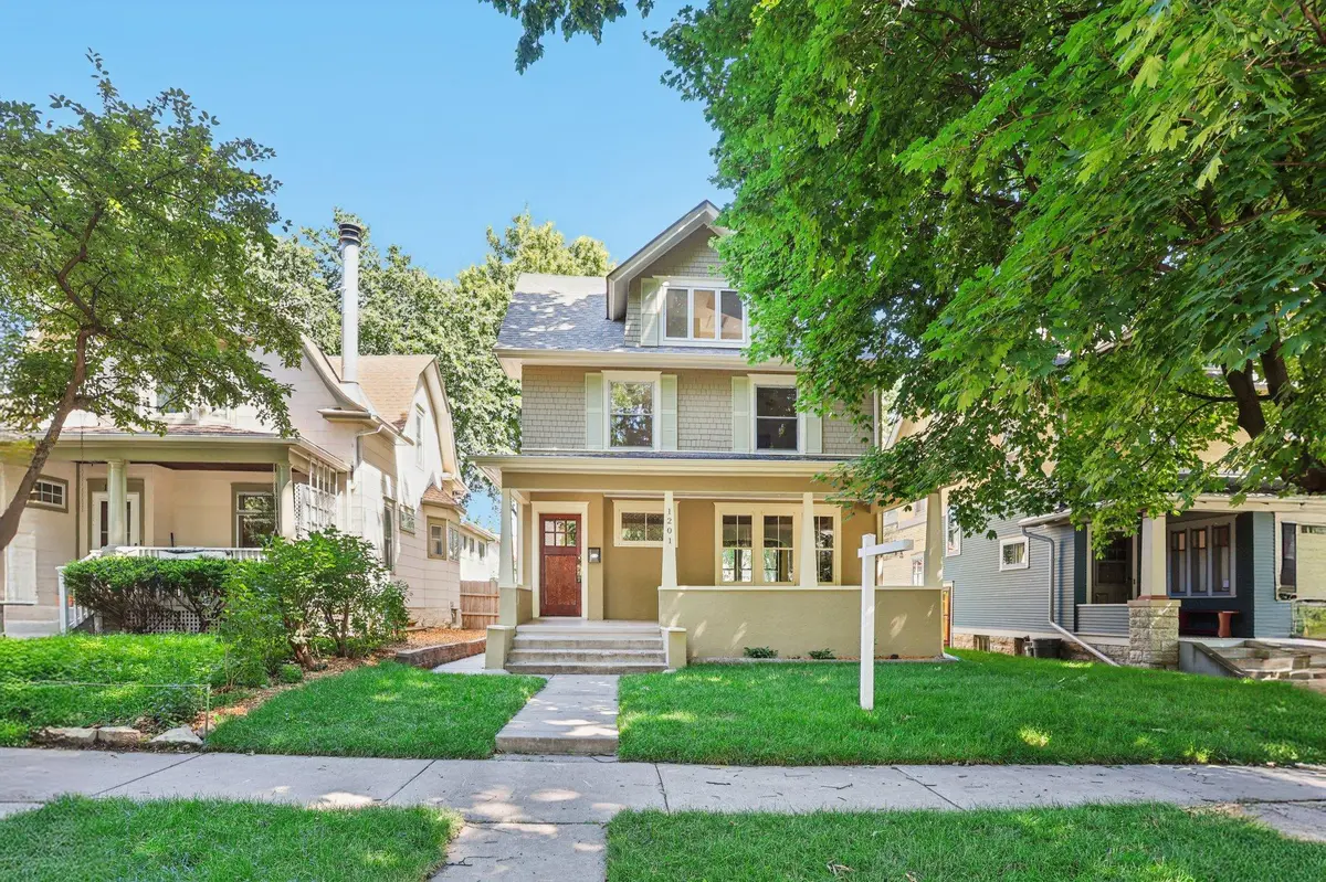 1201 Hague AVE, Saint Paul, MN 55104