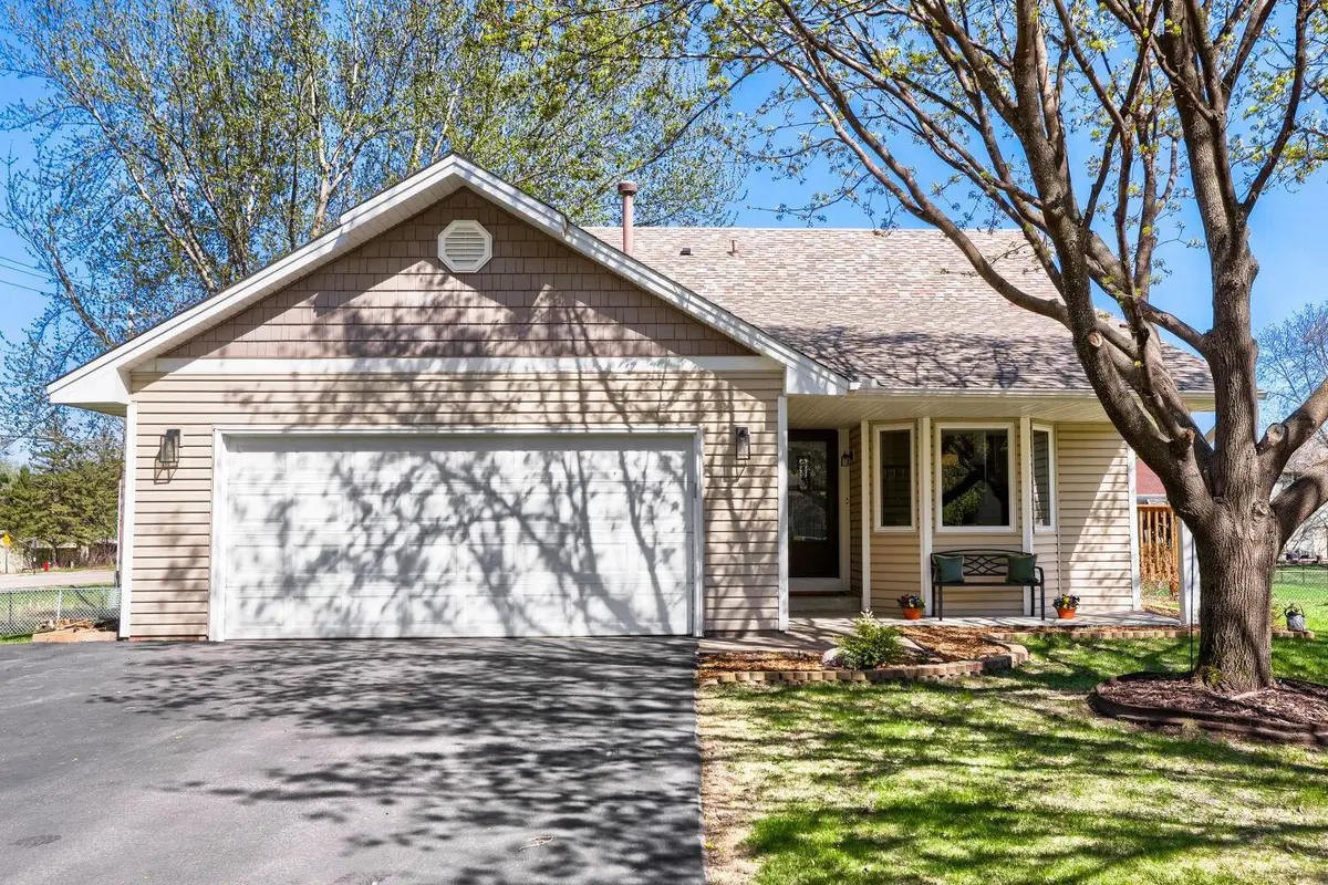 6598 Black Duck DR S, Lino Lakes, MN 55014