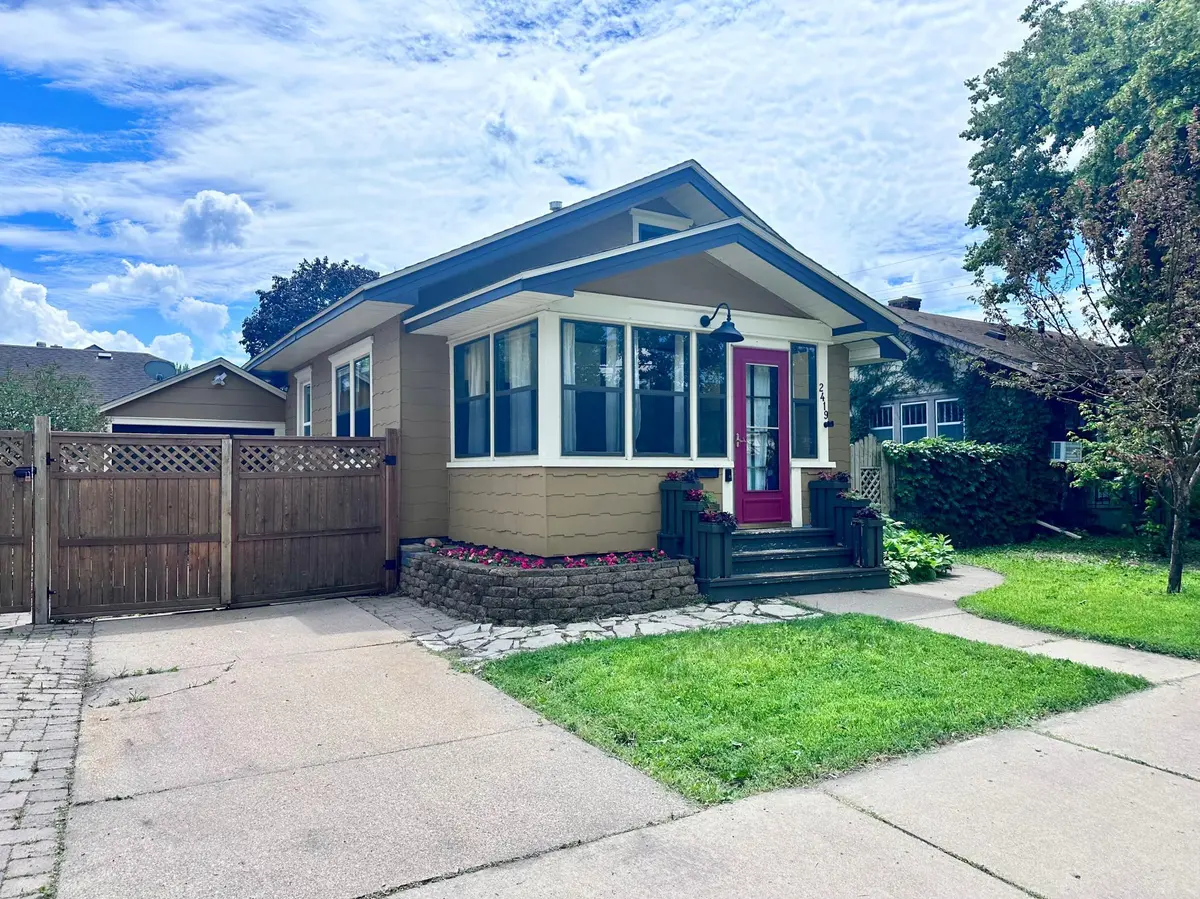2419 E 38th ST, Minneapolis, MN 55406