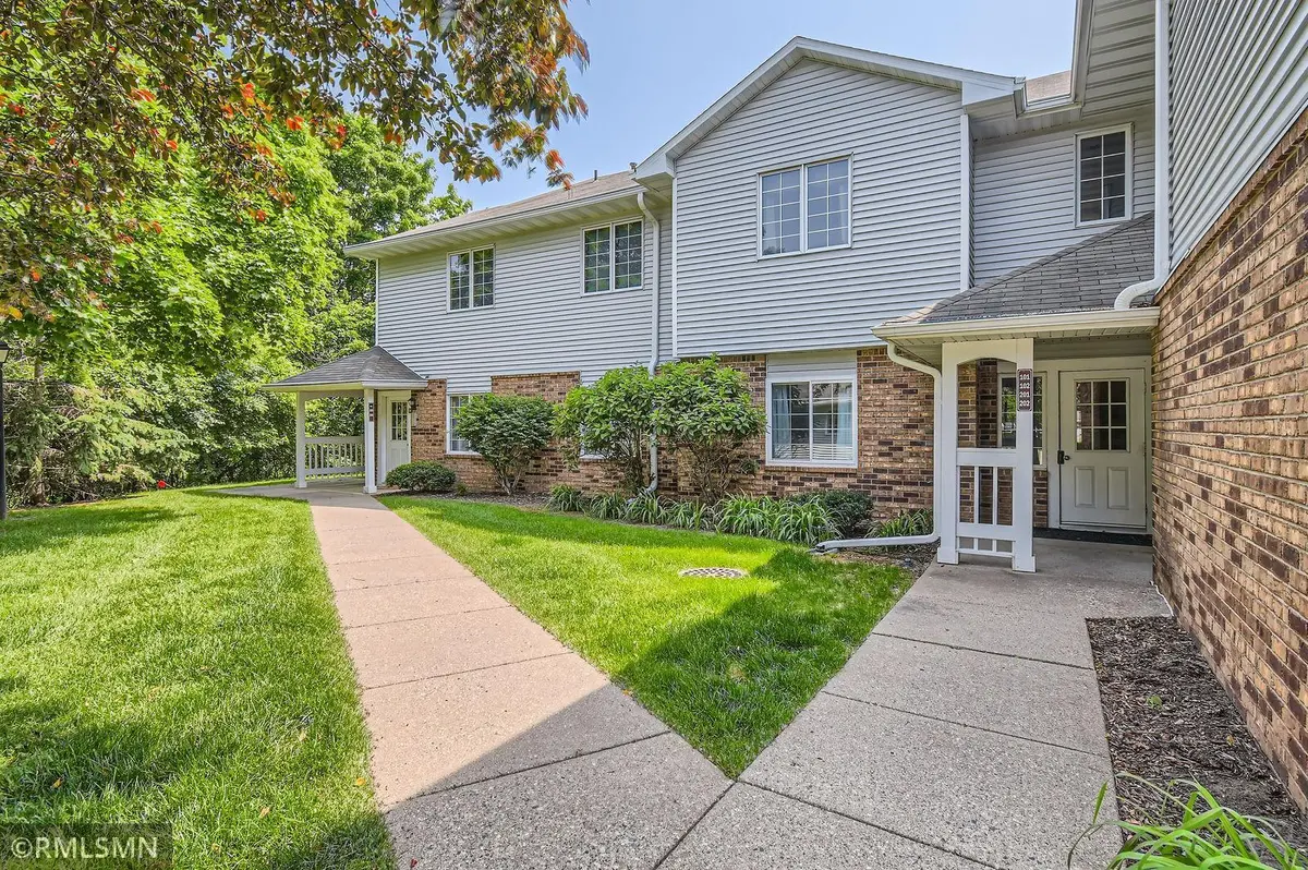 3557 Blue Jay WAY #102, Eagan, MN 55123