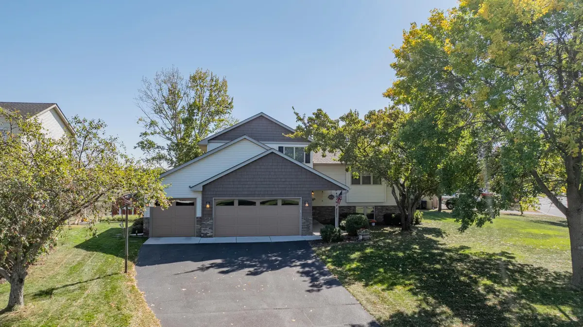 4010 Hampton CT, Monticello, MN 55362