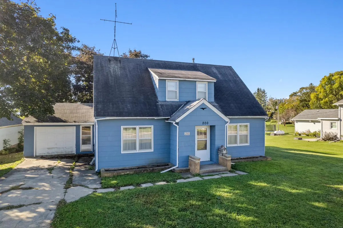 200 1st ST SE, Eitzen, MN 55931