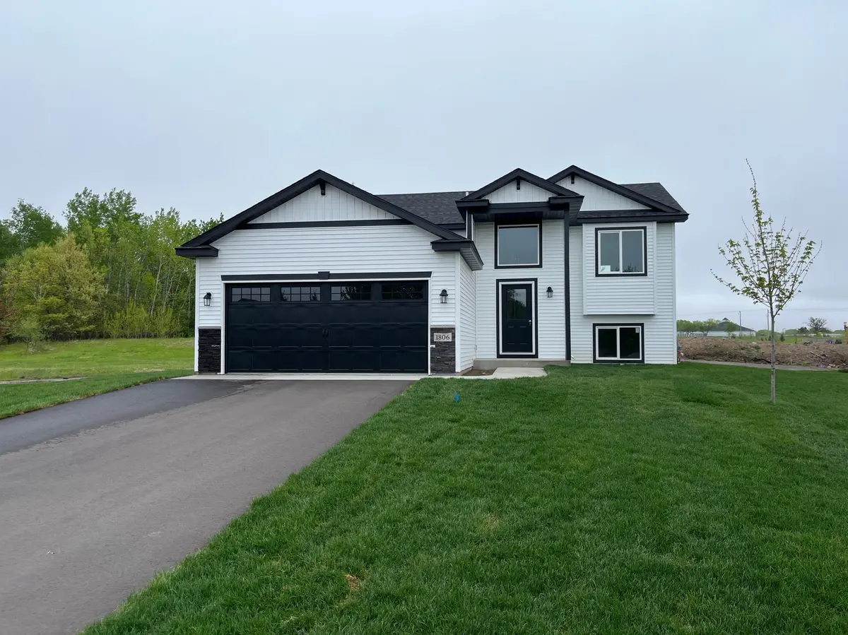 1806 Oak Pond DR NW, Sauk Rapids, MN 56379