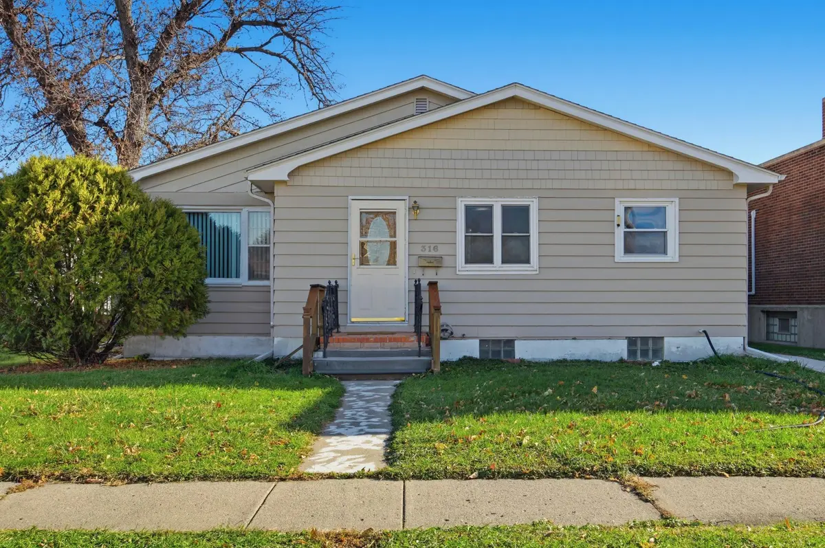 316 5th ST N, Wahpeton, ND 58075