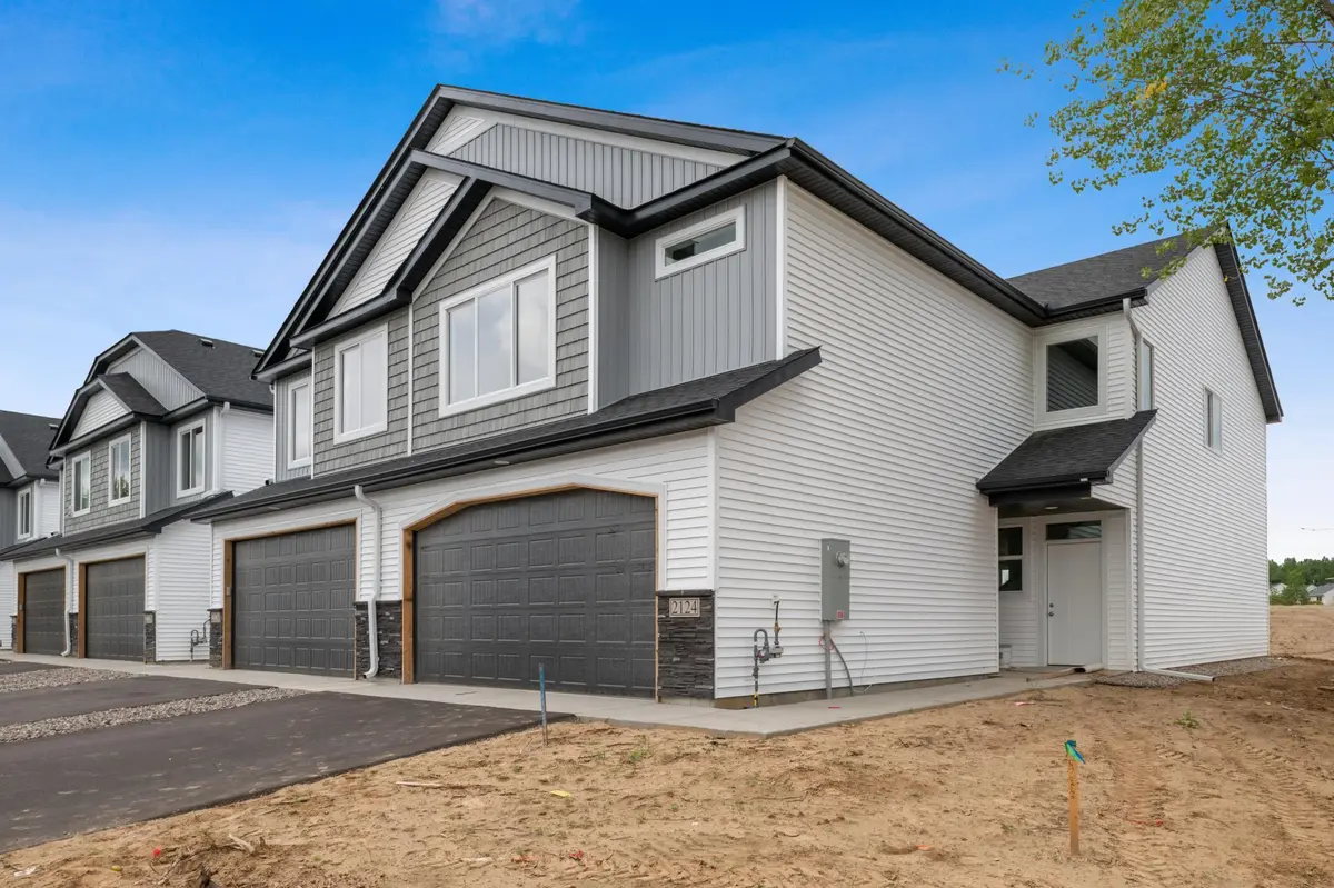 2100 Cleveland LN S, Cambridge, MN 55008