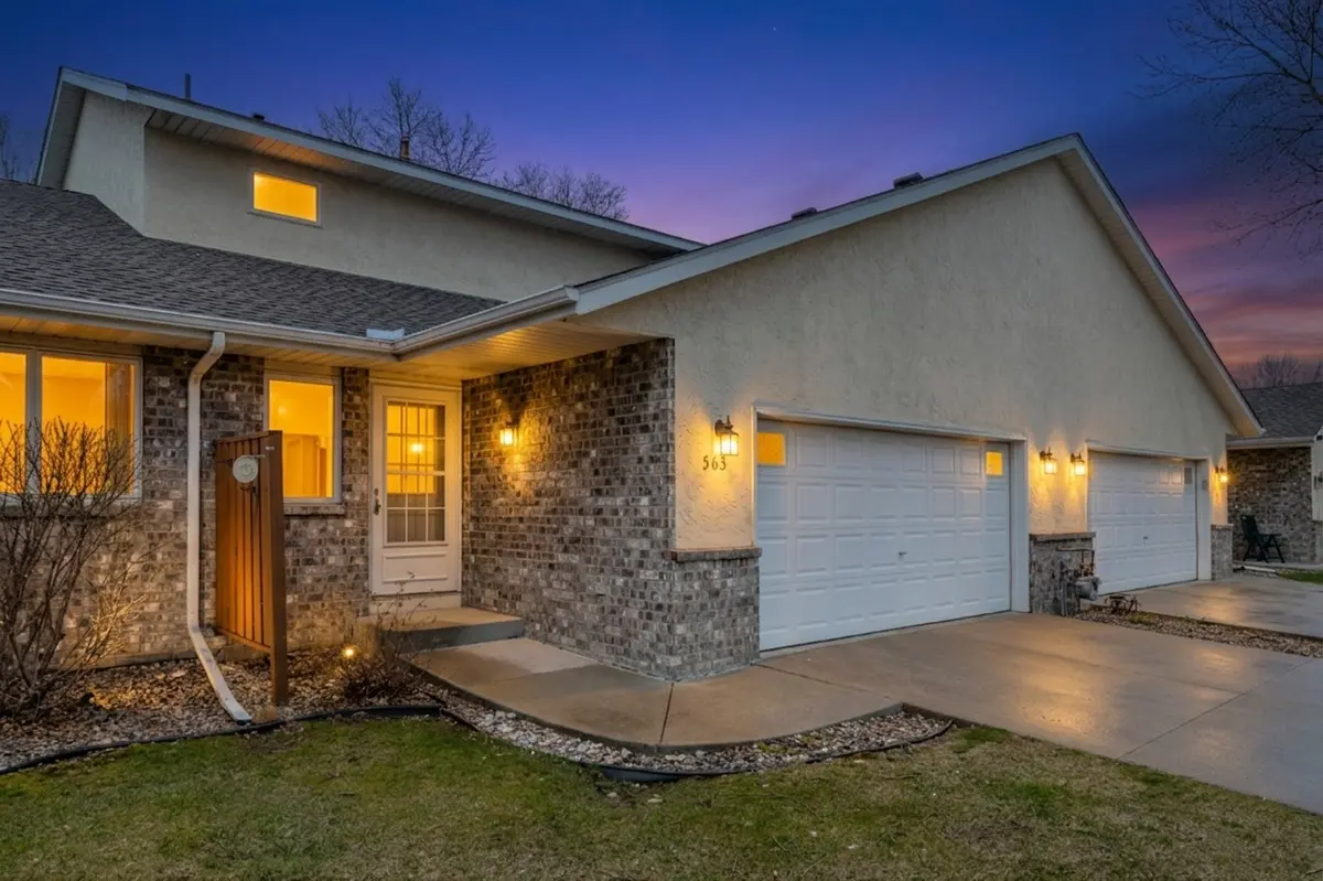 563 Milwaukee RD, Shakopee, MN 55379