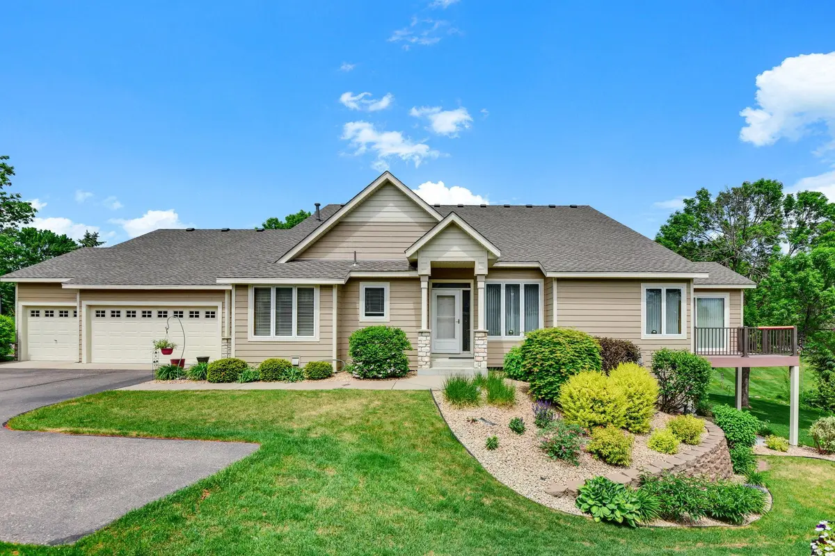 8813 Stonebrooke CT, Woodbury, MN 55125