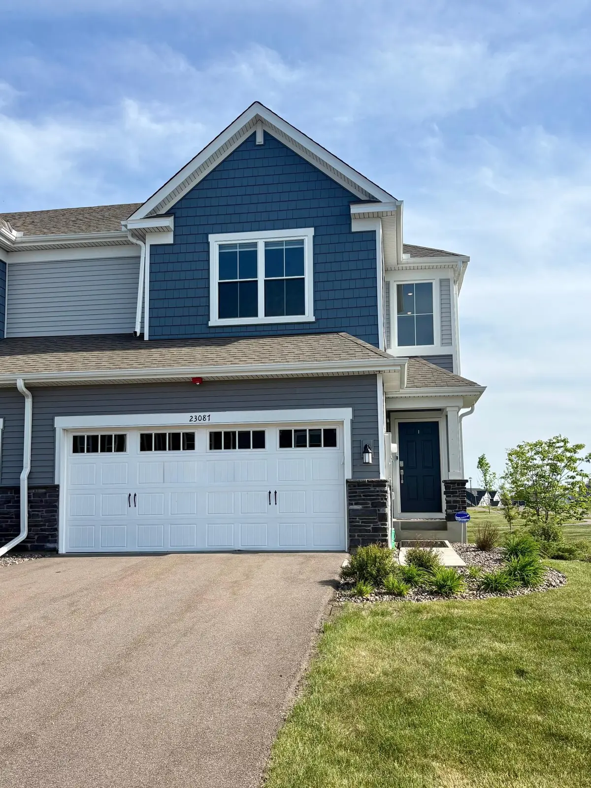 23087 Hazel LN, Rogers, MN 55374