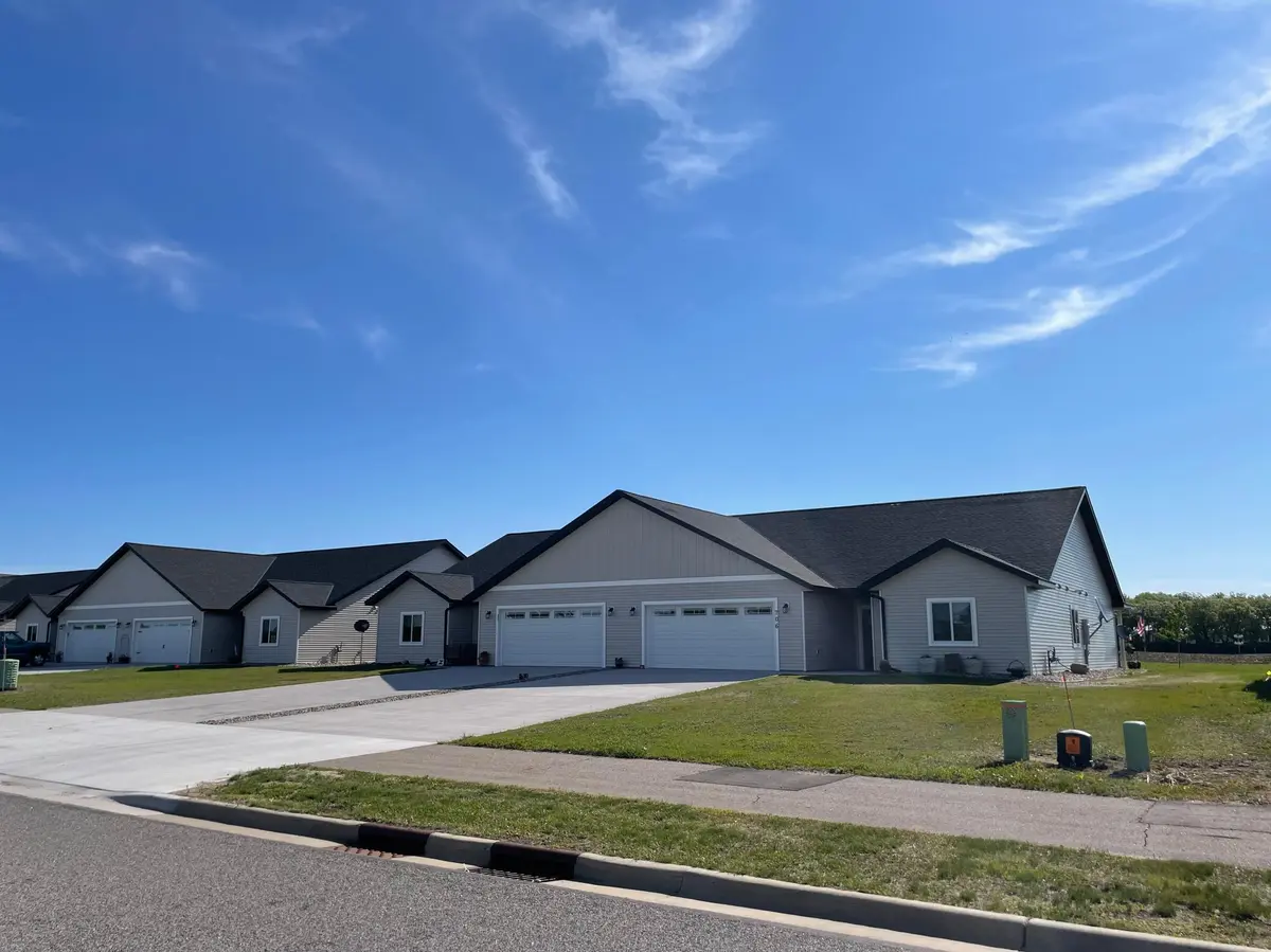 404 11th ST SE, Freeport, MN 56331