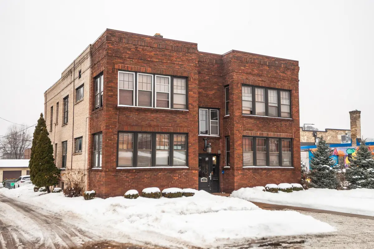 61 Cambridge ST, Saint Paul, MN 55105