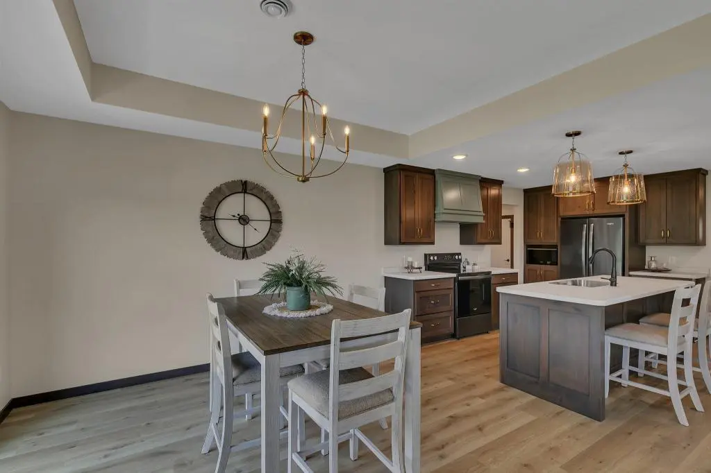 5815 Rivers Edge DR, Saint Cloud, MN 56303