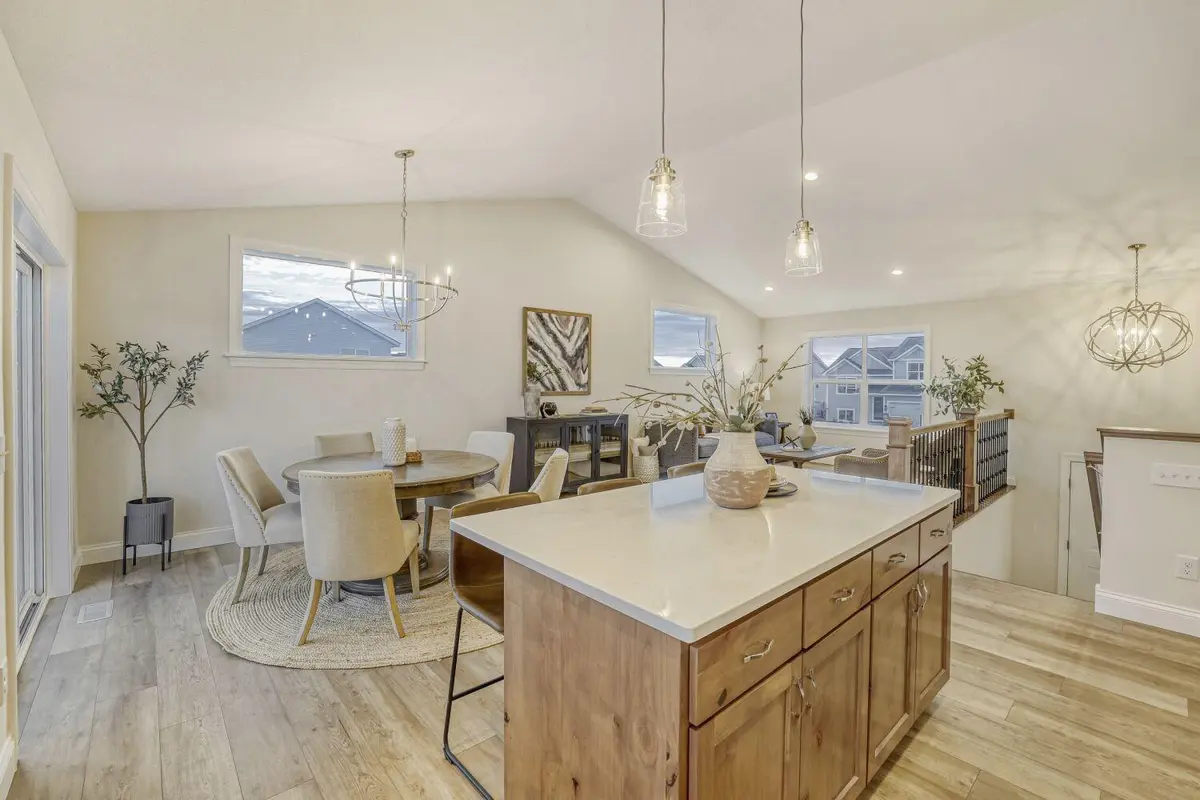 2871 Trinity DR, Shakopee, MN 55379