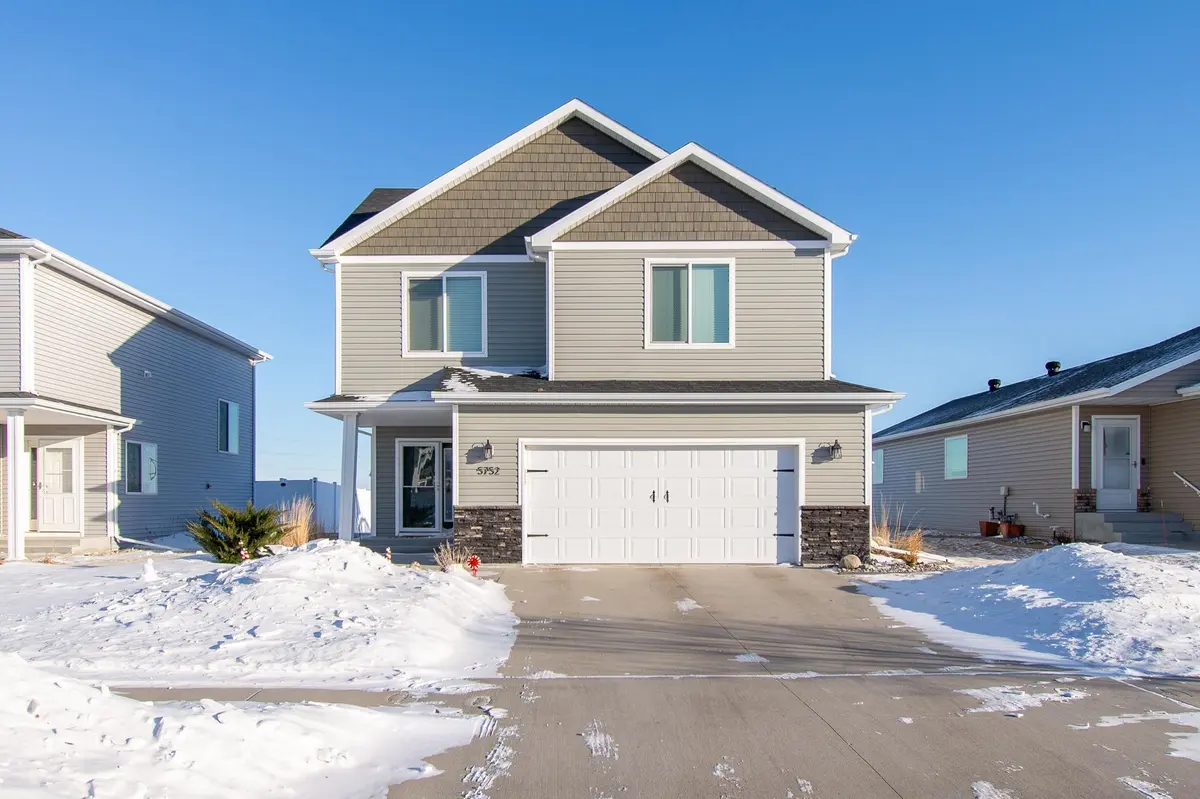 5752 58th ST S, Fargo, ND 58104