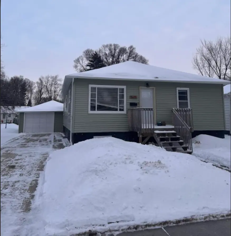 1625 9th AVE S, Fargo, ND 58103