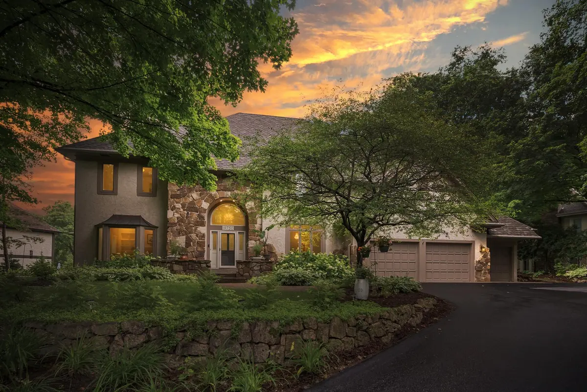 19750 Muirfield CIR, Shorewood, MN 55331