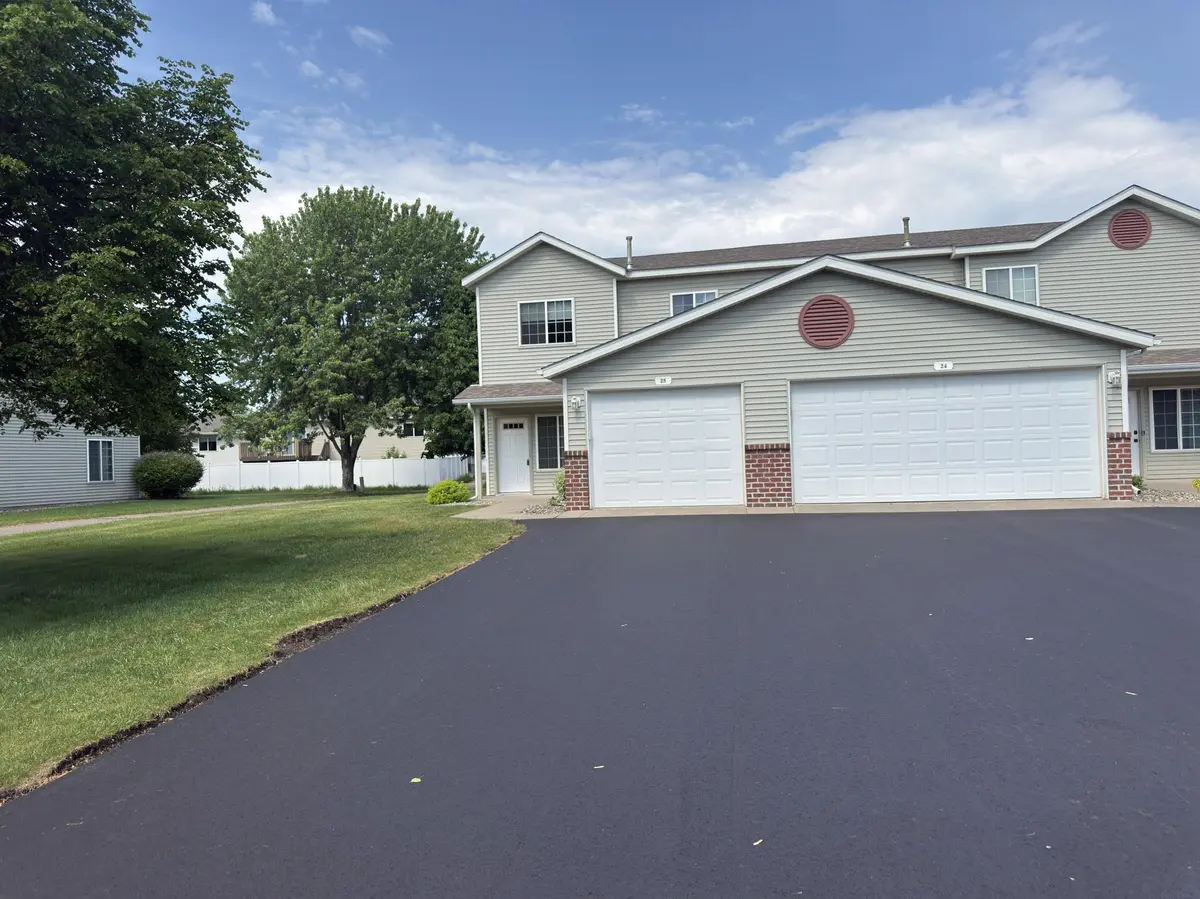 939 Cypress RD #25, Saint Cloud, MN 56303