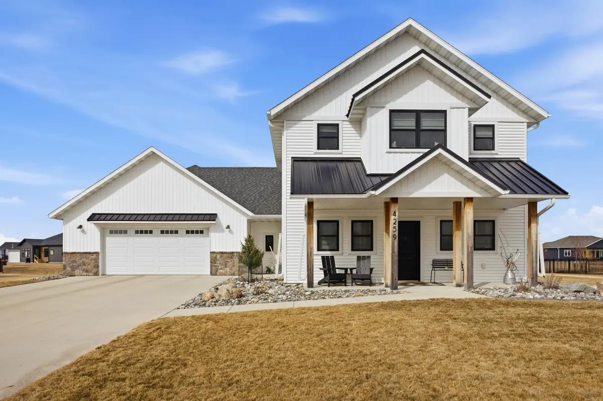 4259 Bristlecone LOOP S, Fargo, ND 58104