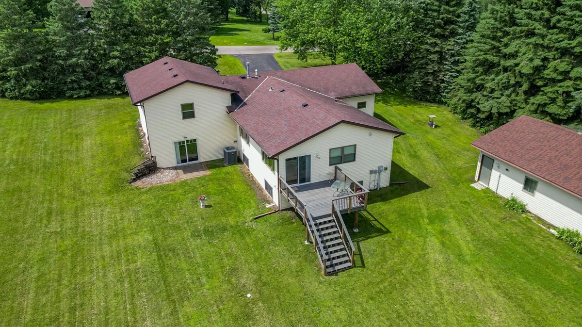 2046 Northwood LN, Fergus Falls, MN 56537