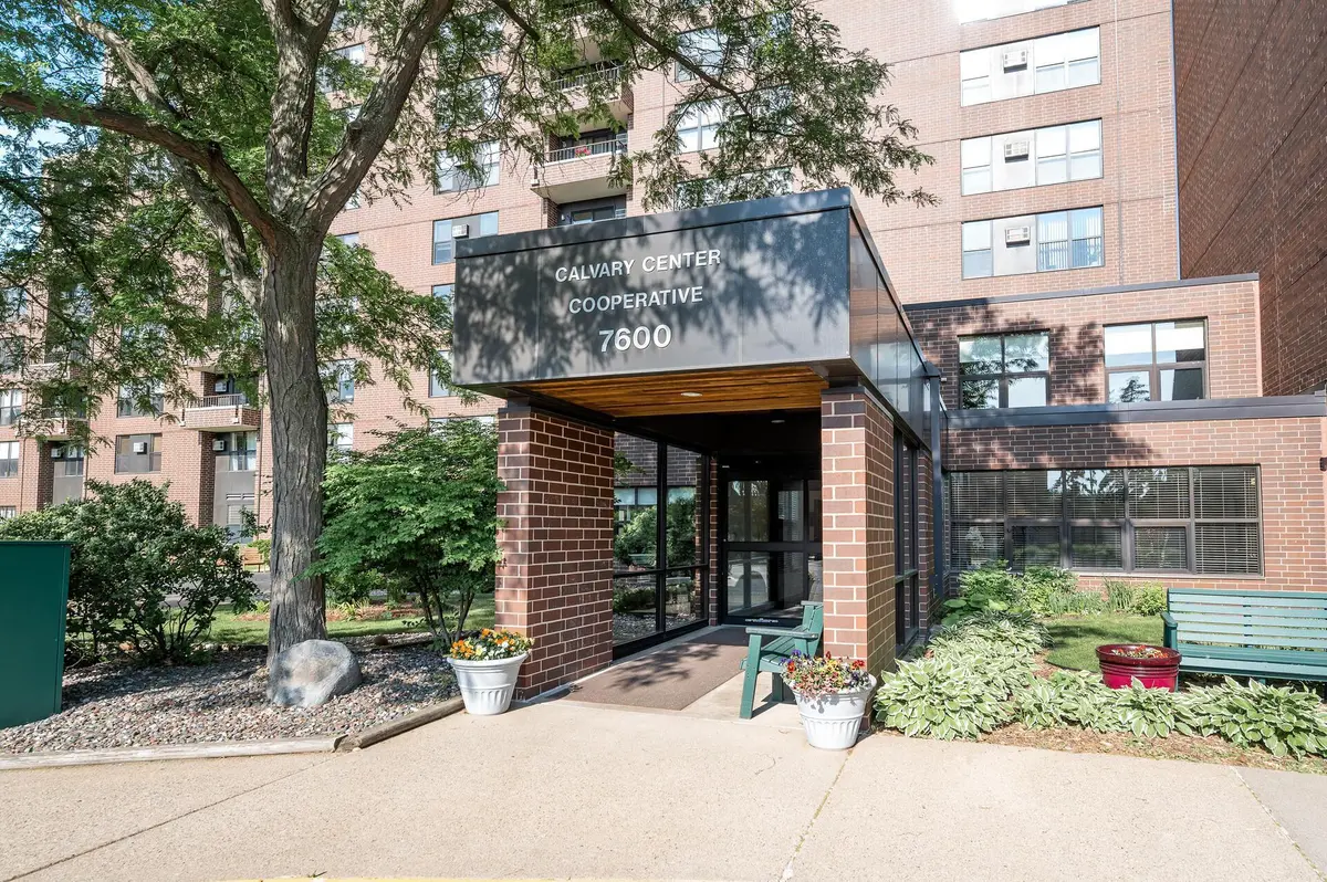 7600 Golden Valley RD #411, Golden Valley, MN 55427