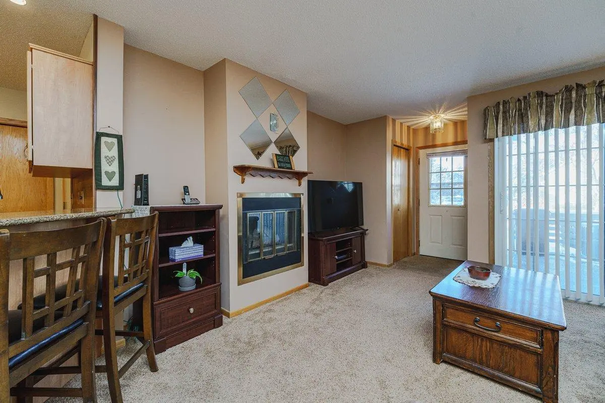 13154 Meadowood Curve NW #10NW, Coon Rapids, MN 55448