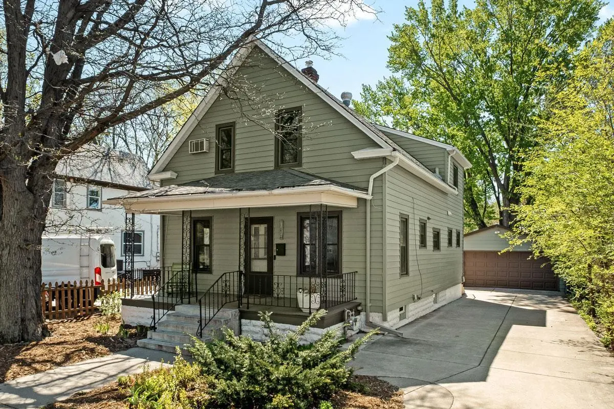 334 24th AVE NE, Minneapolis, MN 55418