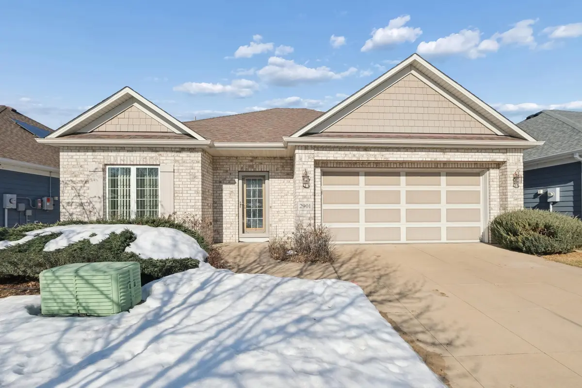 2901 124th CIR NE, Blaine, MN 55449
