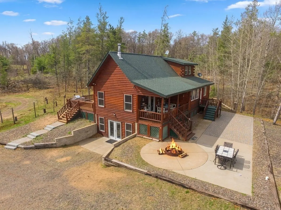 6940 Lumberjack TRL, Danbury, WI 54830