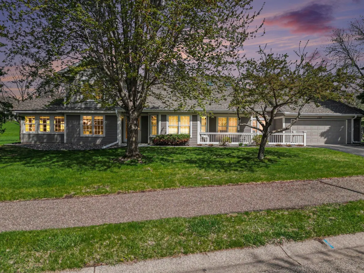 1723 Donegal DR, Woodbury, MN 55125