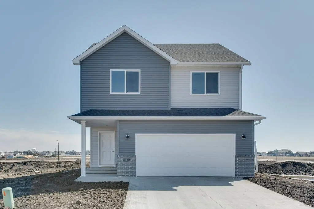 6860 32nd ST S, Fargo, ND 58104
