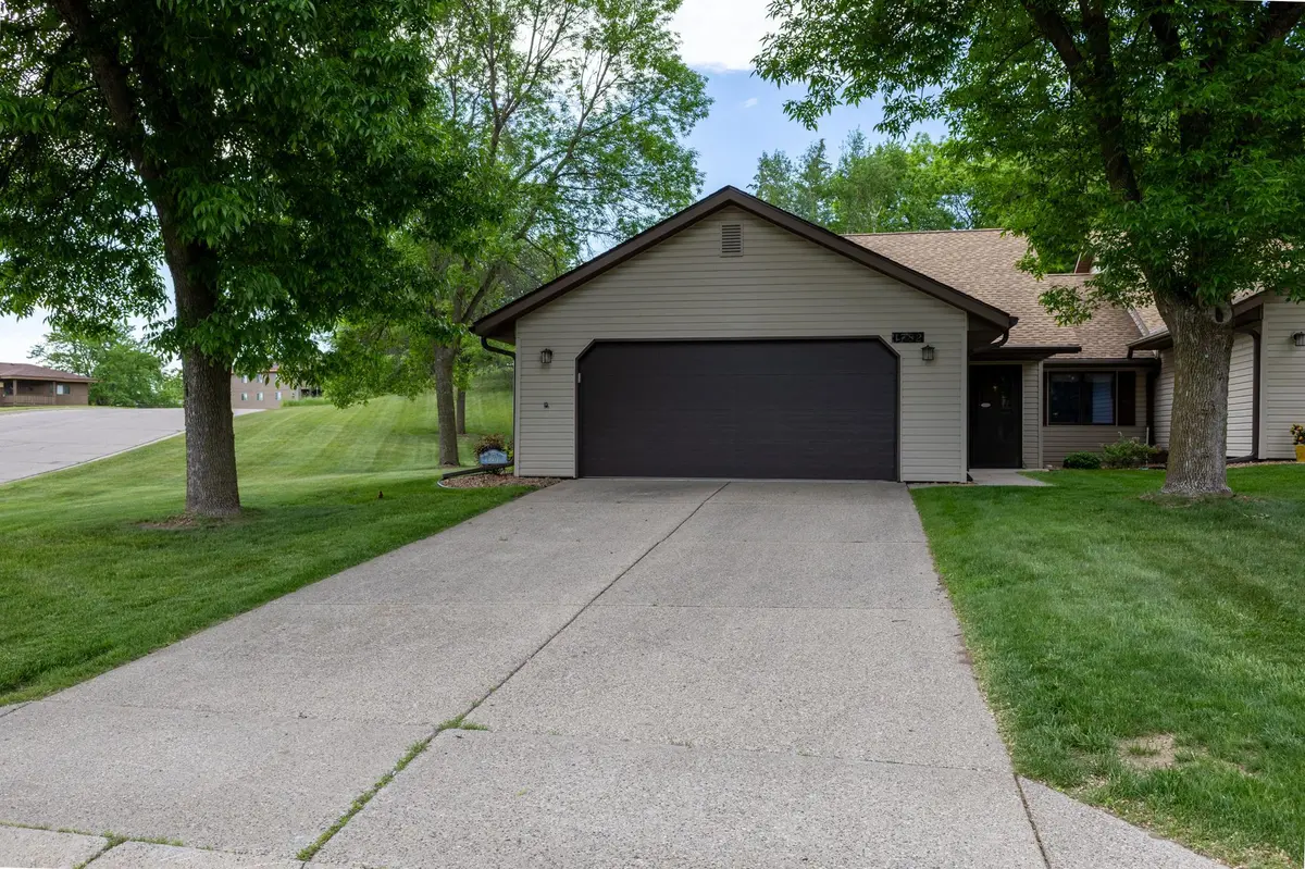 1782 Cobblestone CT, Red Wing, MN 55066