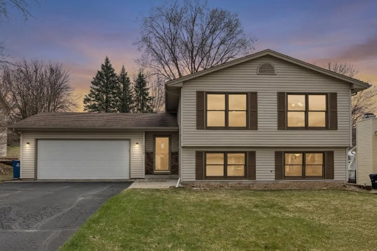 738 N Hay Lake RD, Eagan, MN 55123