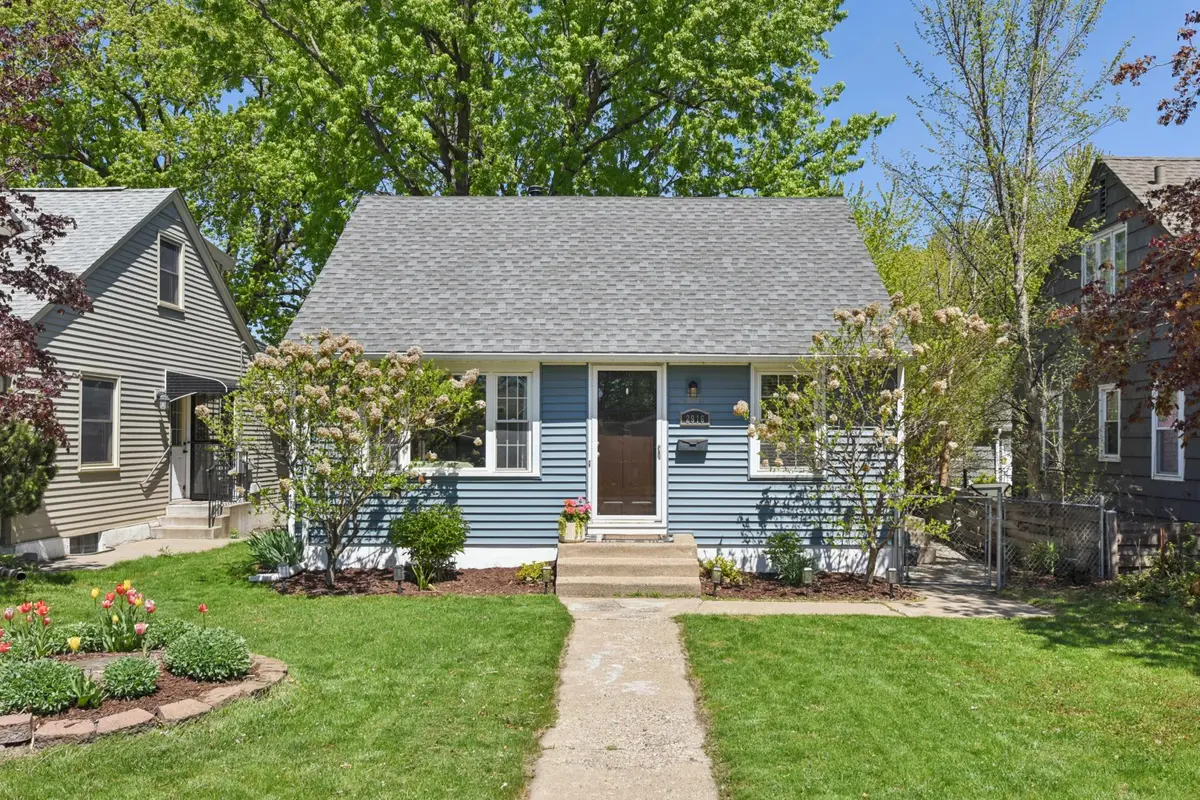 2916 W 60th ST, Minneapolis, MN 55410