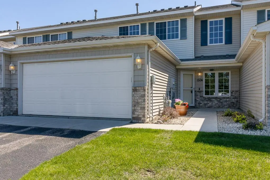 1504 Praha ST SE, New Prague, MN 56071