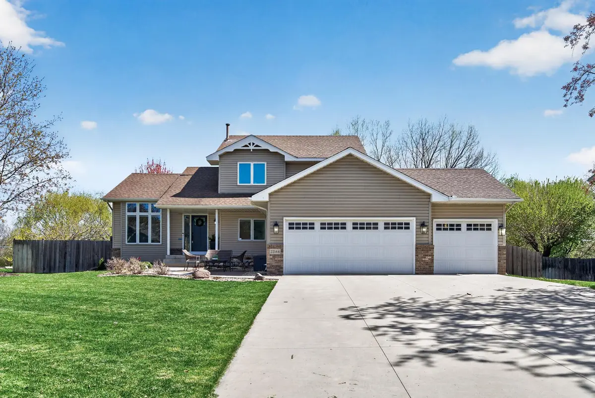 23144 Edison CT, Rogers, MN 55374