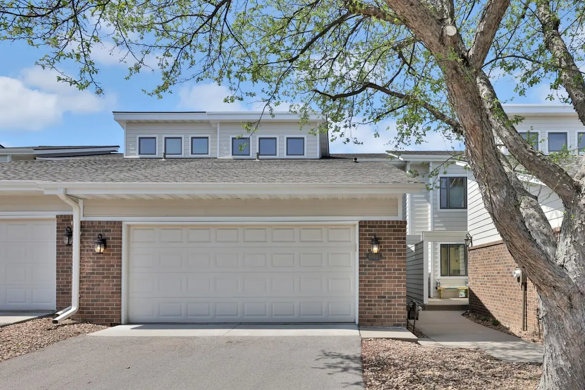 6861 W 82nd ST, Bloomington, MN 55438