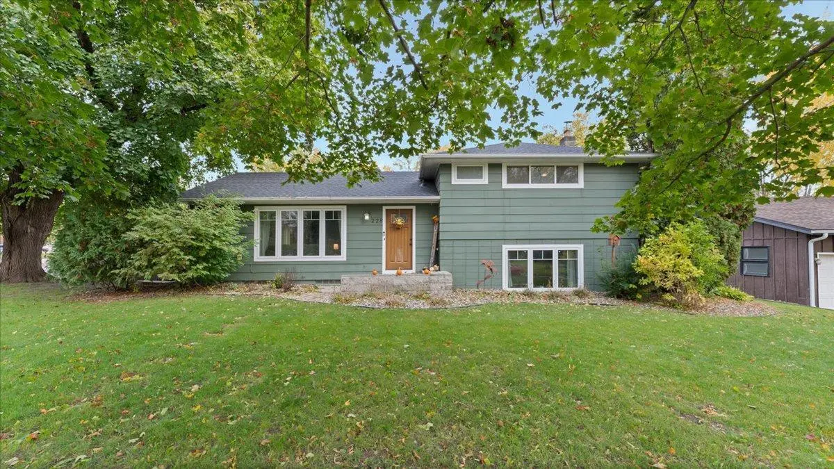 228 Terrace DR SW, Willmar, MN 56201