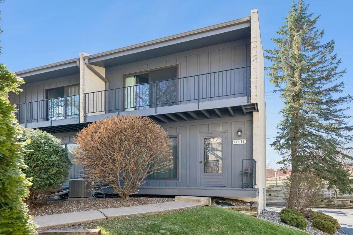 11432 Minnetonka Mills RD, Minnetonka, MN 55305