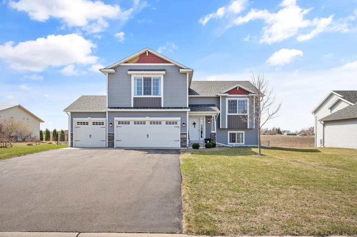 904 Palm CIR, Annandale, MN 55302