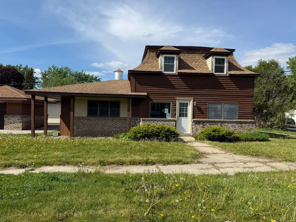 300 Arnold ST, West Concord, MN 55985