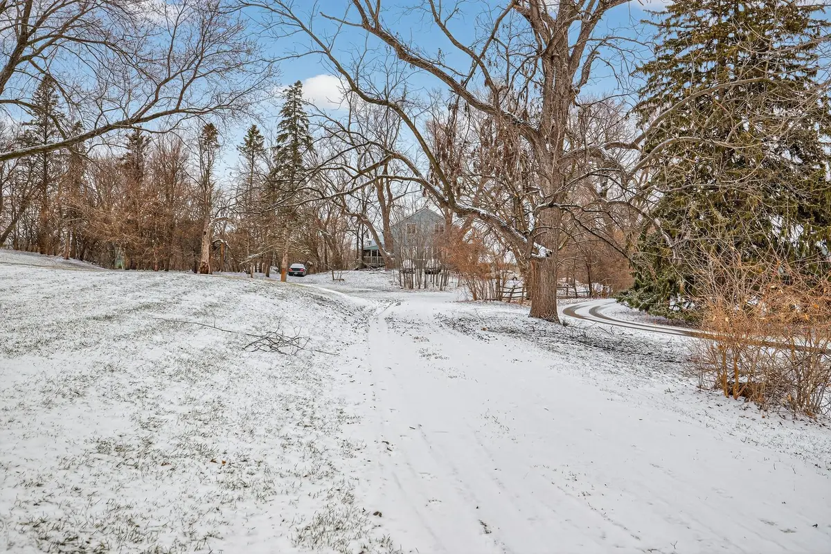 19670 Excelsior Boulevard, Deephaven, MN 55331