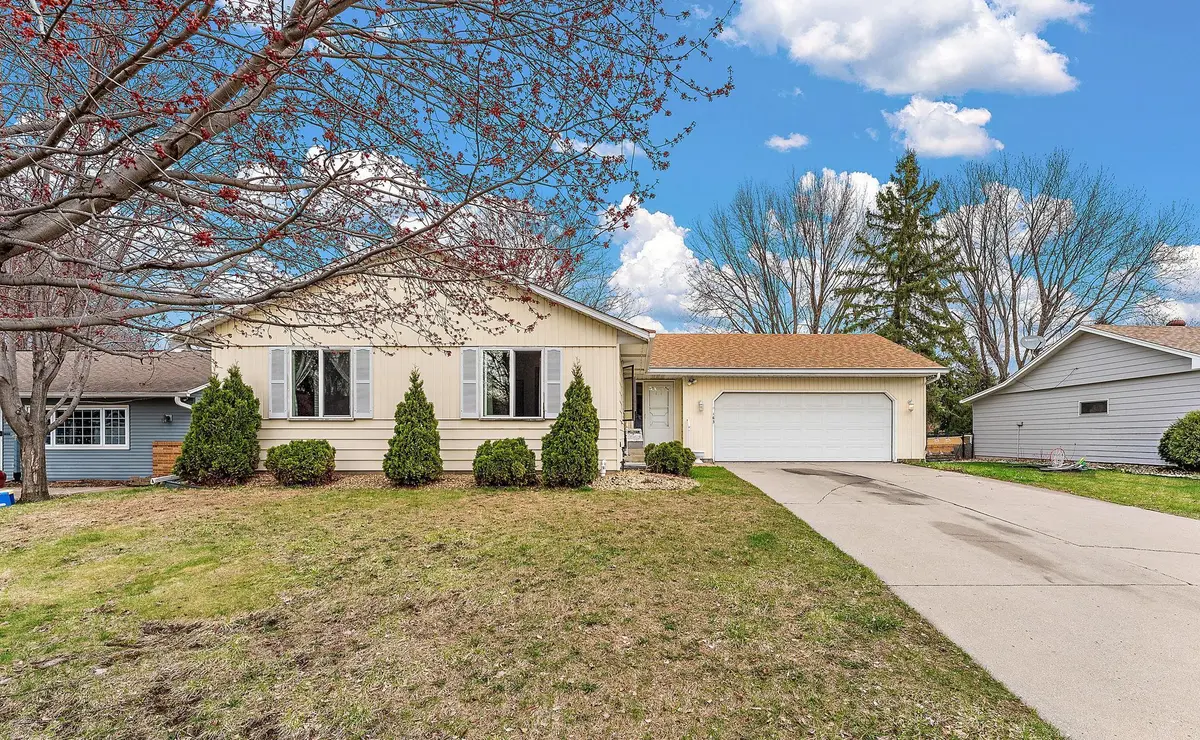 163 Southwind LN, West Saint Paul, MN 55118