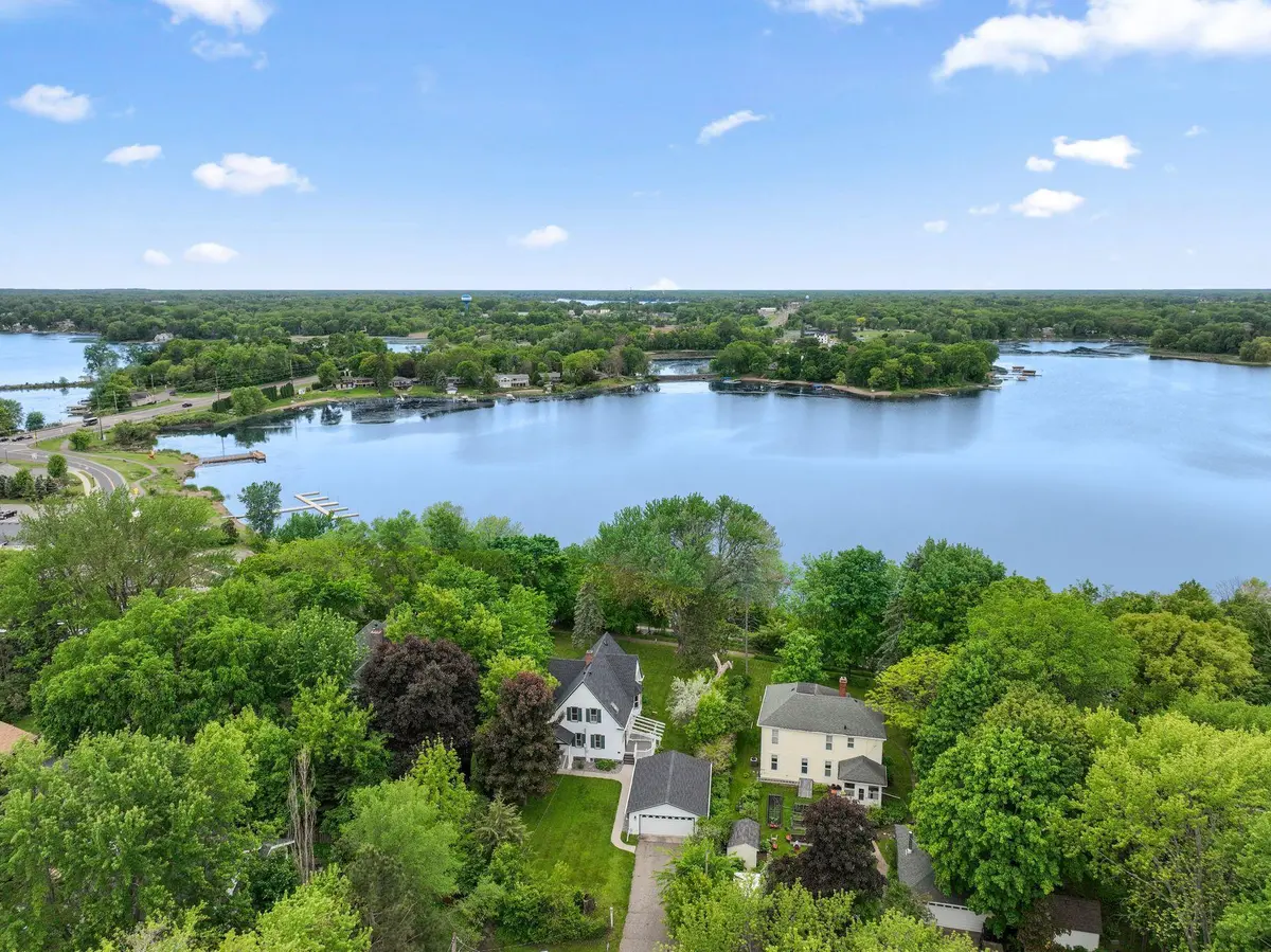 216 Summit AVE, Center City, MN 55012