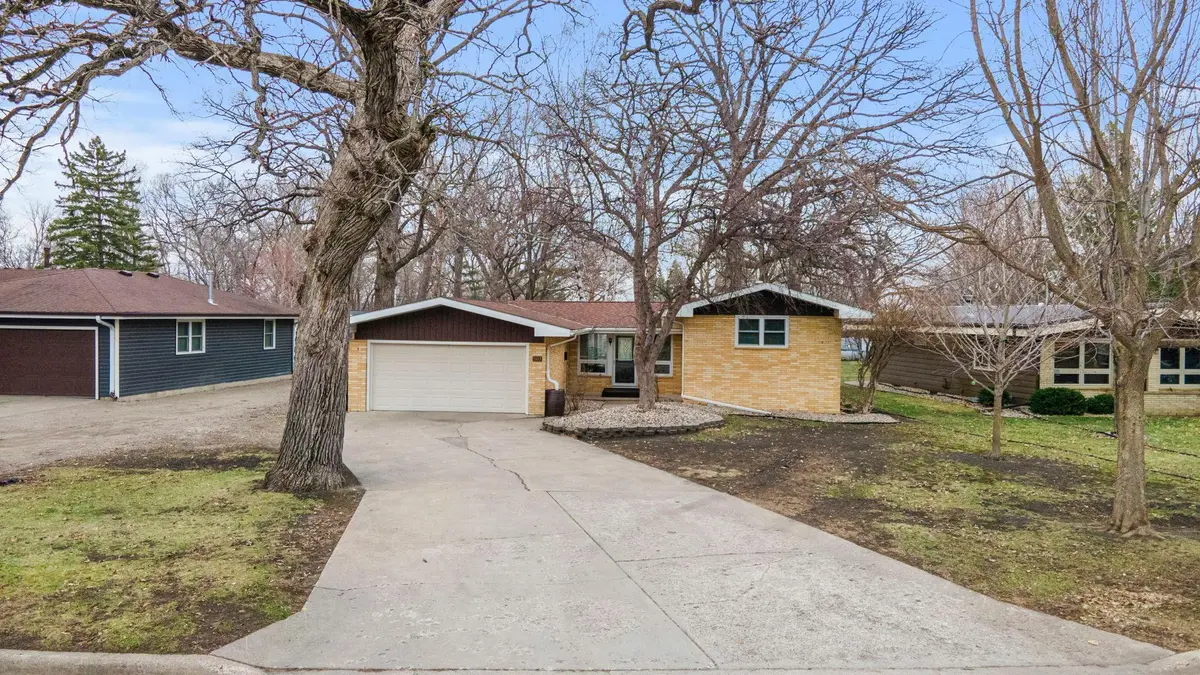 1045 Jorgenson ST SE, Hutchinson, MN 55350