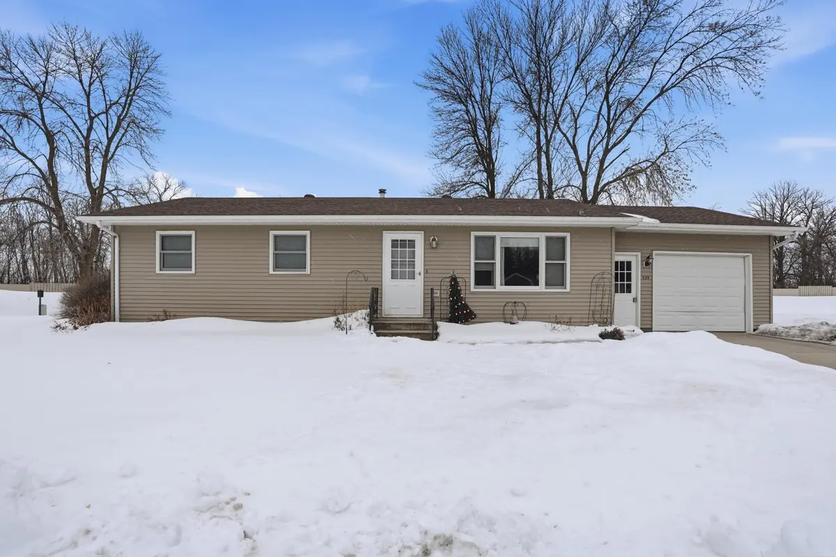 535 W Bend LN, Alvarado, MN 56710